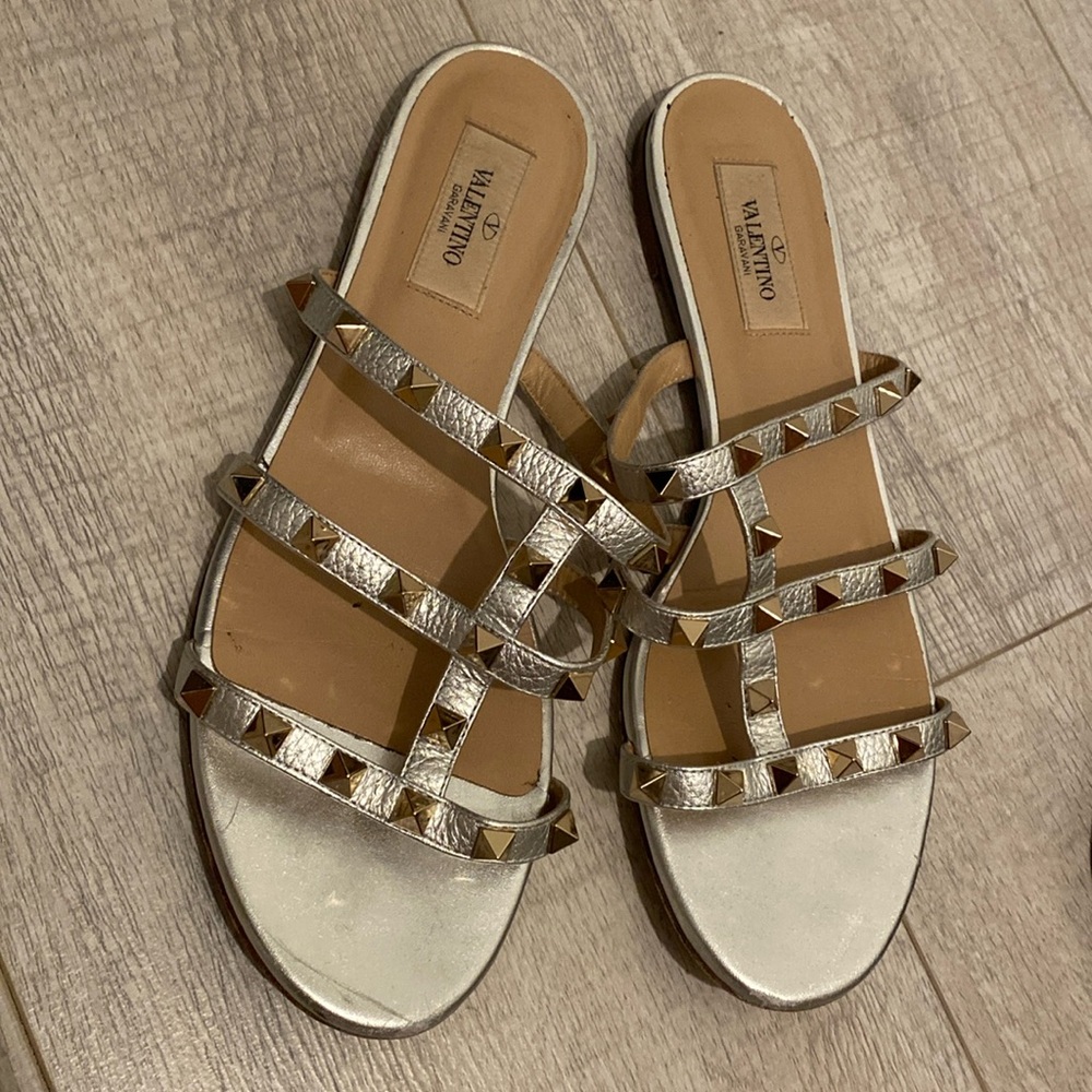Silver Valentino flat